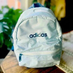 Adidas mini Backbag!